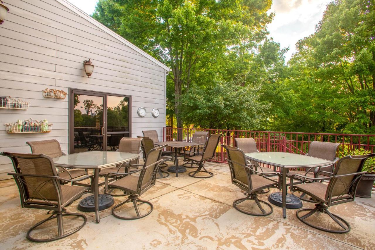 Ramada By Wyndham Branson Motel Eksteriør billede