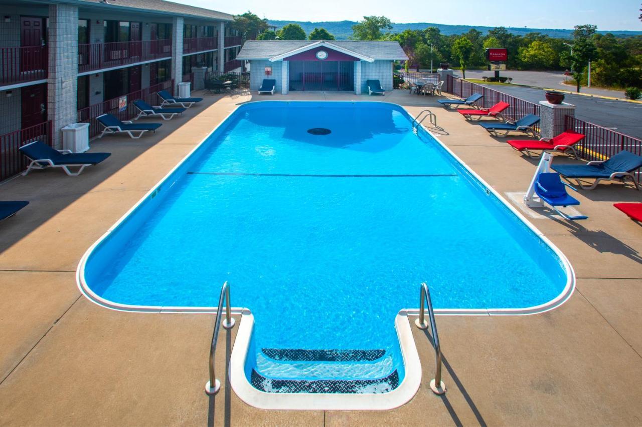 Ramada By Wyndham Branson Motel Eksteriør billede