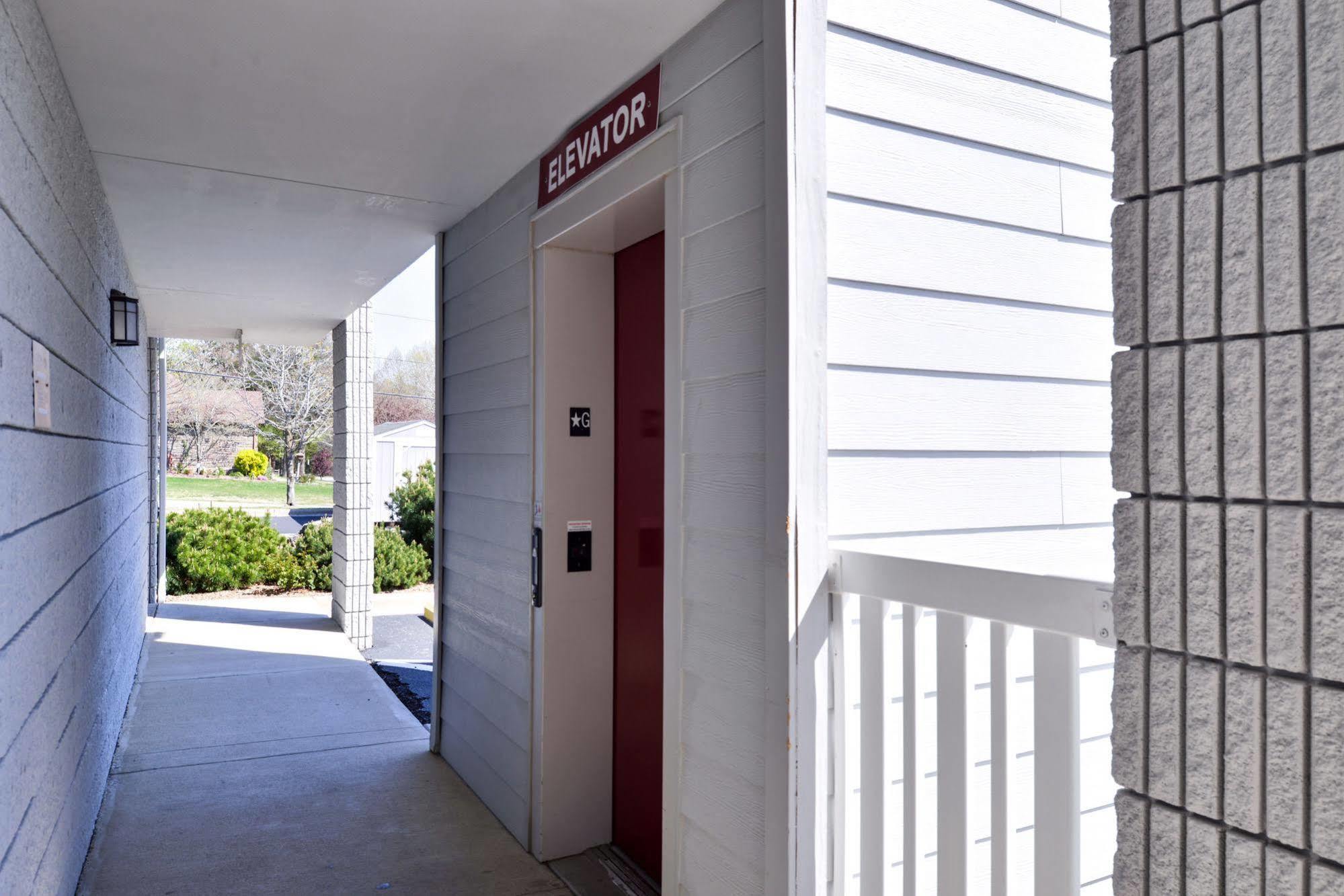 Ramada By Wyndham Branson Motel Eksteriør billede