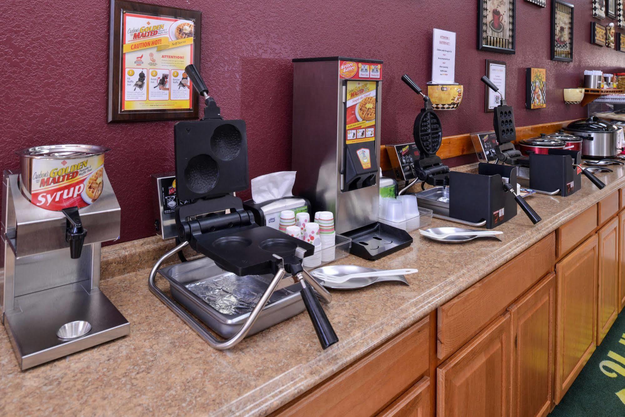 Ramada By Wyndham Branson Motel Eksteriør billede
